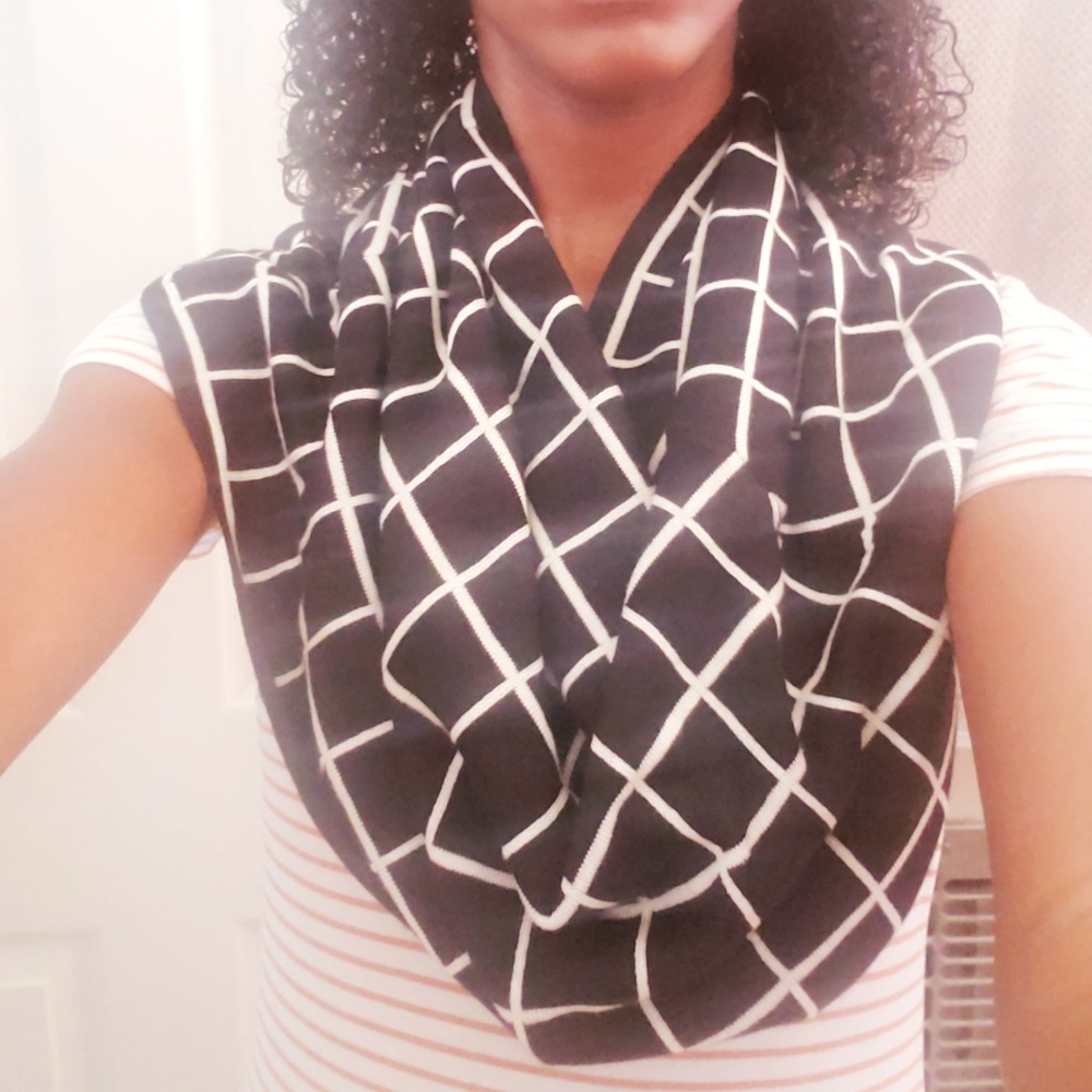 Black and White Neck Scarf